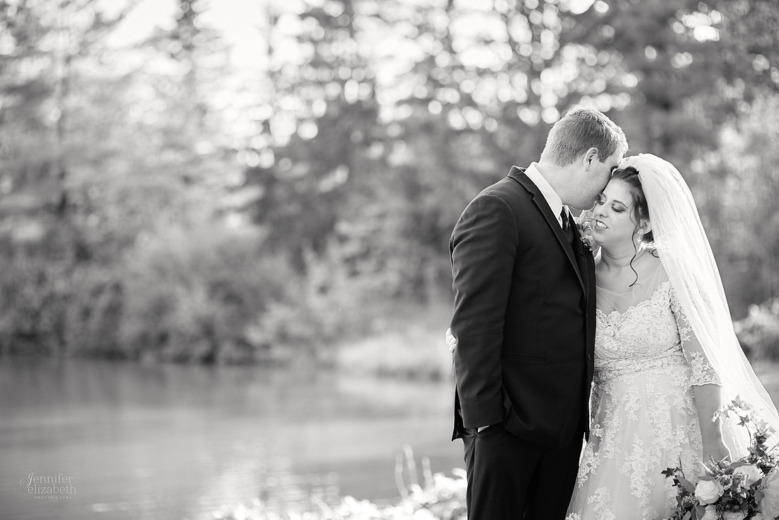 Jamie & Joe: Wedding at Squaw-Creek Avalon Golf and Country Club