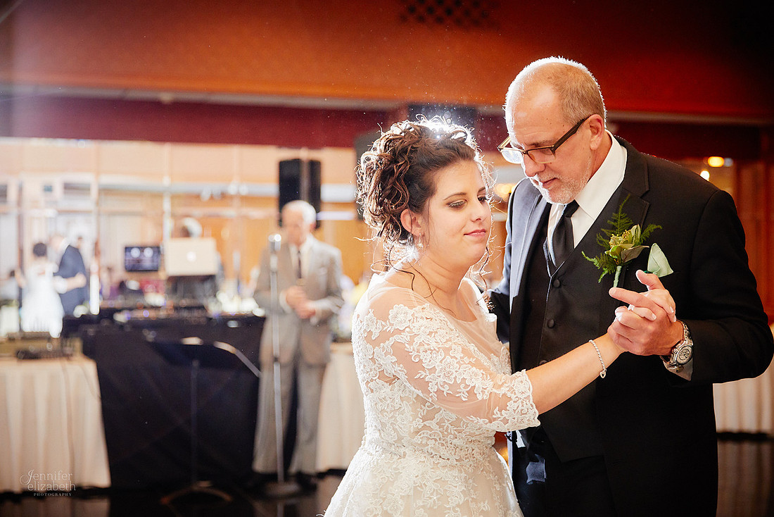 Jamie & Joe: Wedding at Squaw-Creek Avalon Golf and Country Club