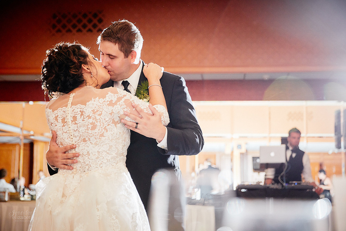Jamie & Joe: Wedding at Squaw-Creek Avalon Golf and Country Club