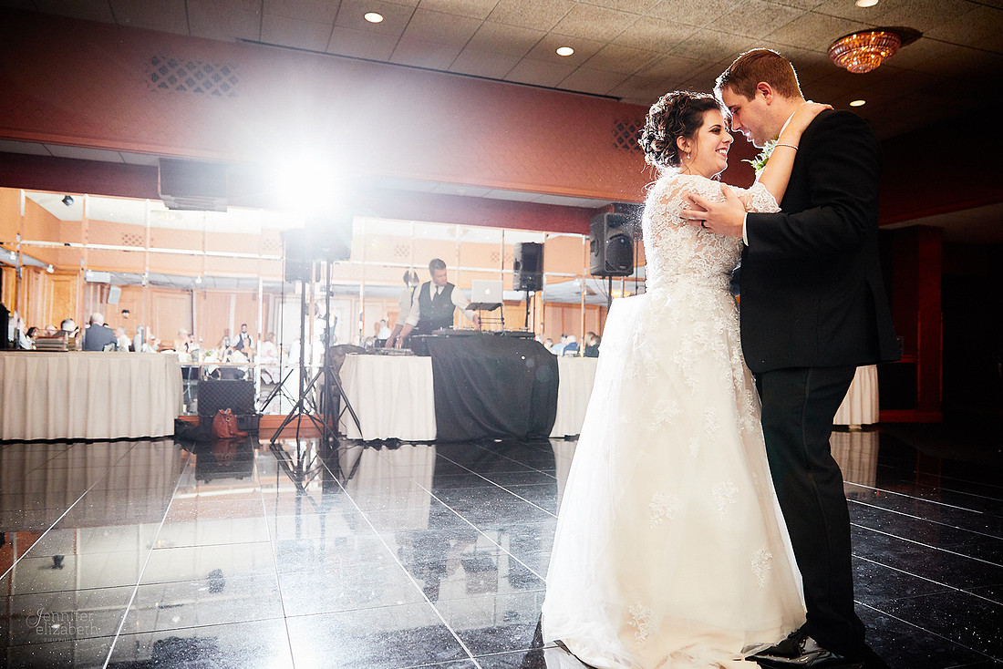 Jamie & Joe: Wedding at Squaw-Creek Avalon Golf and Country Club