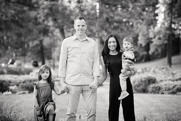 The G Family: Portrait Session at the Irish Cultural Garden