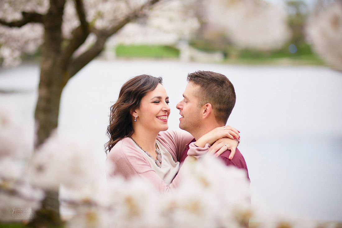 Tara & Pat: Engagement Session at the Cleveland Museum of Art and Wade Oval