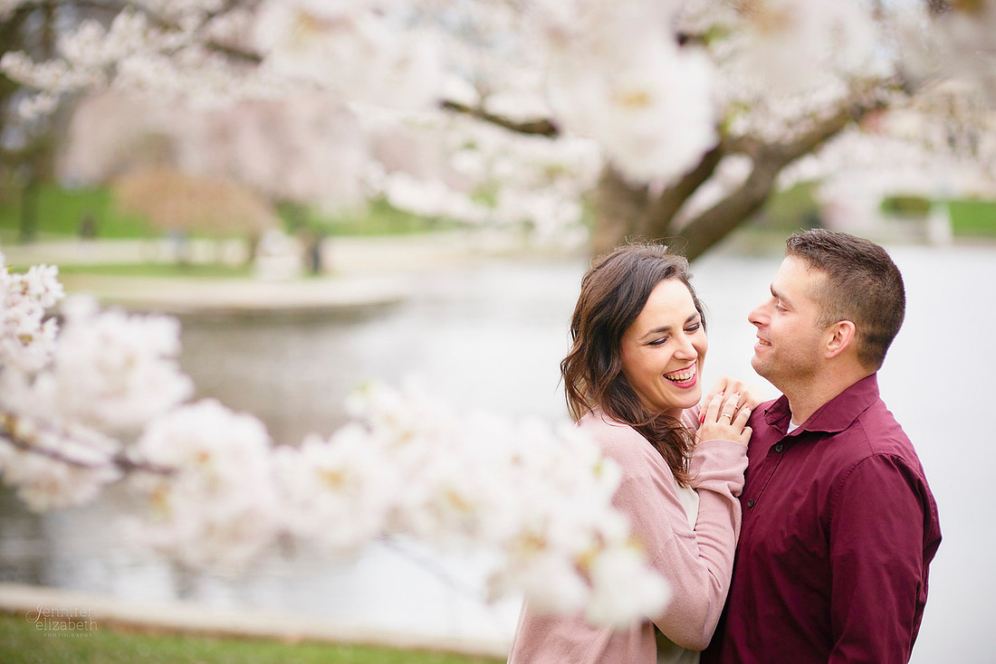 Tara & Pat: Engagement Session at the Cleveland Museum of Art and Wade Oval