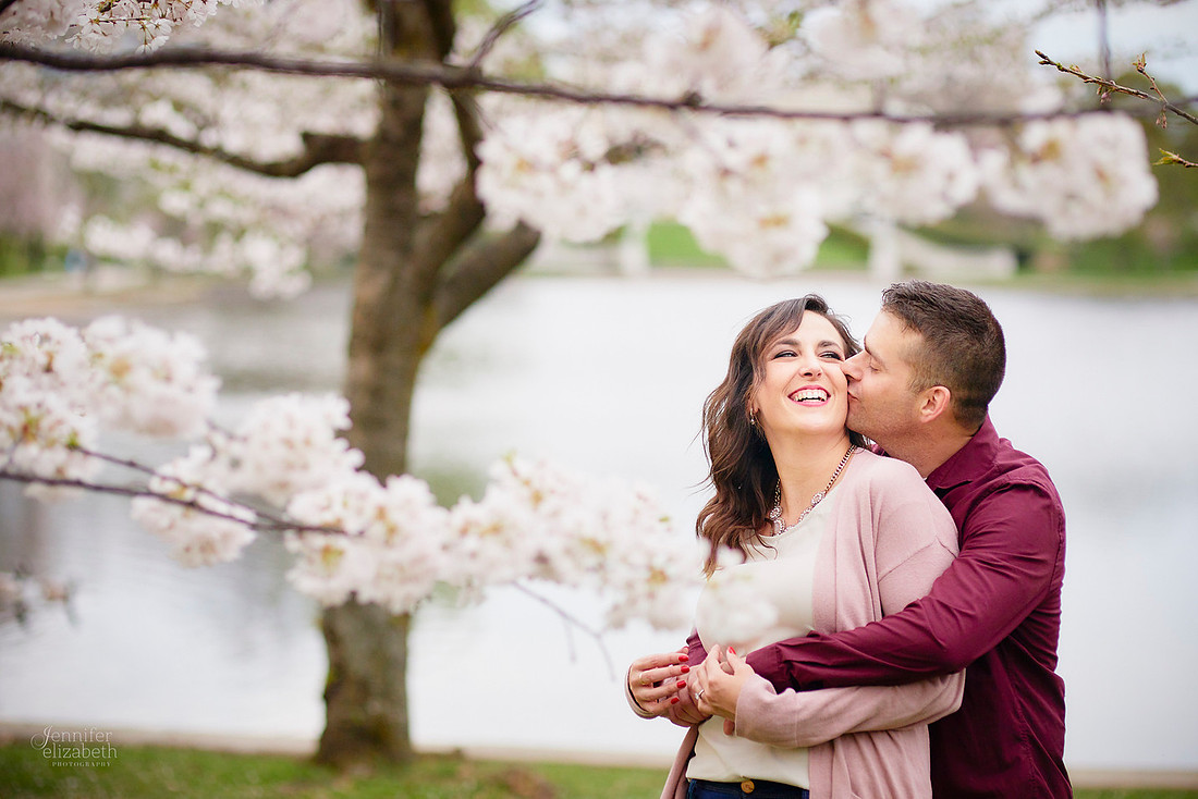 Tara & Pat: Engagement Session at the Cleveland Museum of Art and Wade Oval