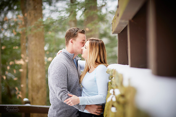 Emily & Brett: Winter Engagement in Brecksville Reservation
