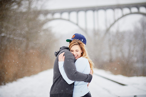 Emily & Brett: Winter Engagement in Brecksville Reservation