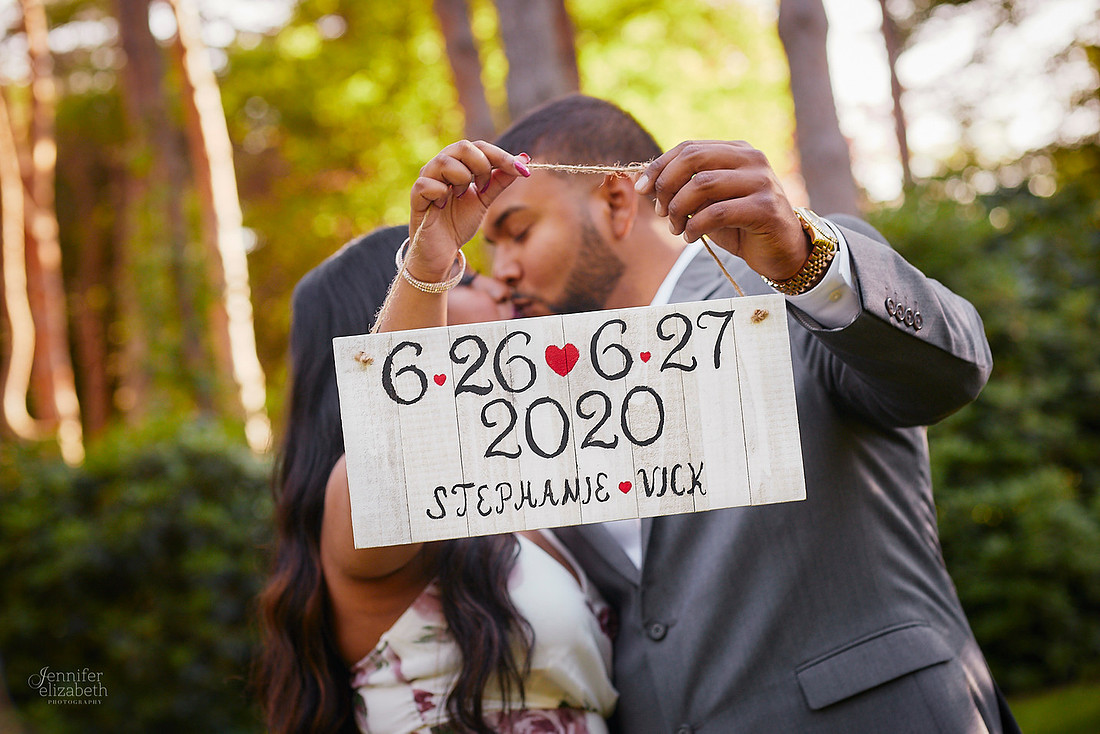 Stephanie & Vick: Engagement at Schoepfle Gardens