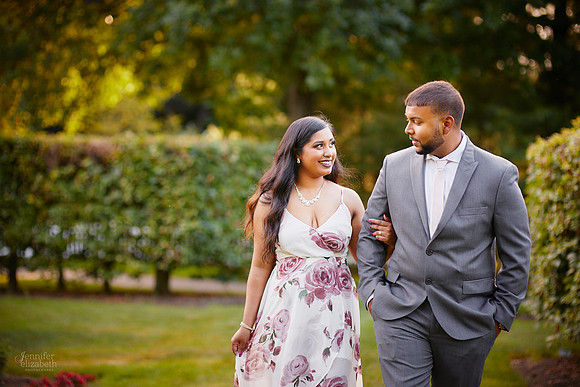 Stephanie & Vick: Engagement at Schoepfle Gardens