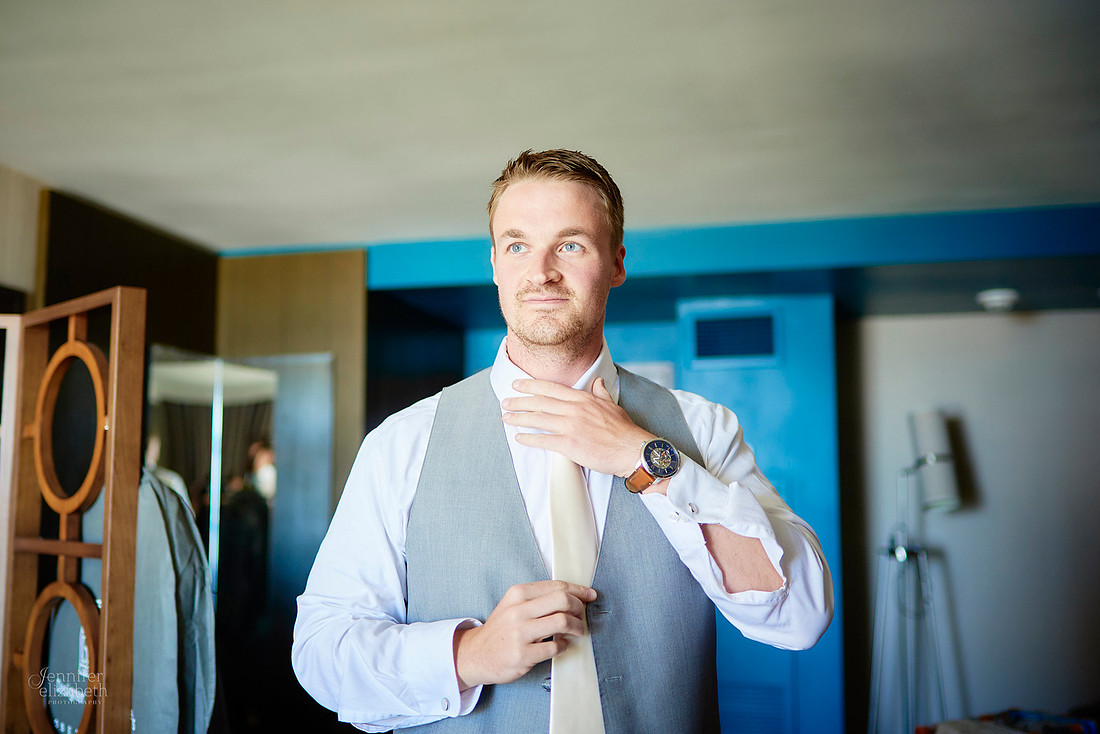 Emily & Brett: Great Lakes Science Center Wedding in Cleveland