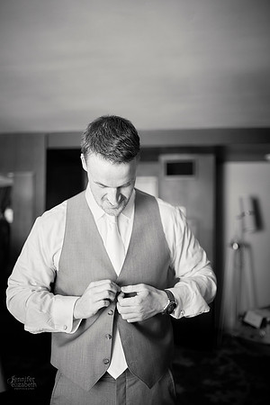 Emily & Brett: Great Lakes Science Center Wedding in Cleveland