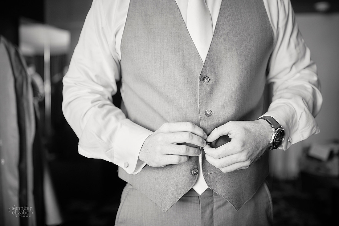 Emily & Brett: Great Lakes Science Center Wedding in Cleveland