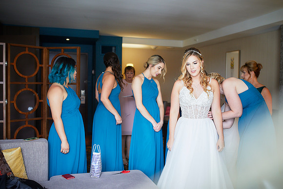 Emily & Brett: Great Lakes Science Center Wedding in Cleveland