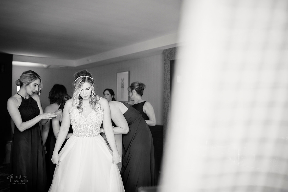 Emily & Brett: Great Lakes Science Center Wedding in Cleveland