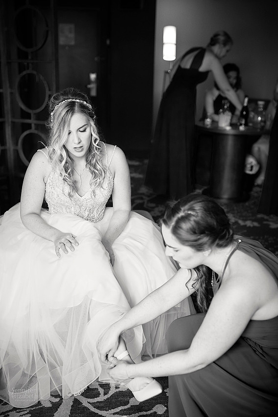 Emily & Brett: Great Lakes Science Center Wedding in Cleveland