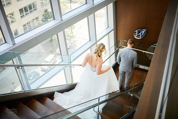 Emily & Brett: Great Lakes Science Center Wedding in Cleveland
