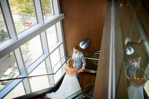 Emily & Brett: Great Lakes Science Center Wedding in Cleveland