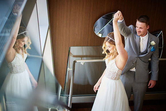 Emily & Brett: Great Lakes Science Center Wedding in Cleveland