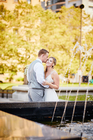 Emily & Brett: Great Lakes Science Center Wedding in Cleveland
