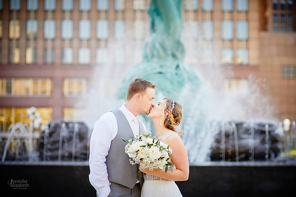 Emily & Brett: Great Lakes Science Center Wedding in Cleveland