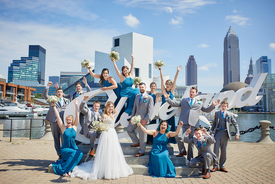 Emily & Brett: Great Lakes Science Center Wedding in Cleveland