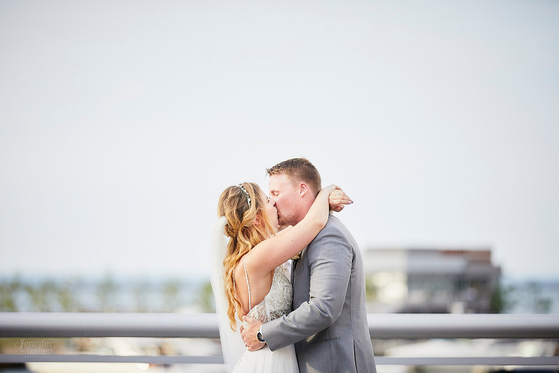 Emily & Brett: Great Lakes Science Center Wedding in Cleveland