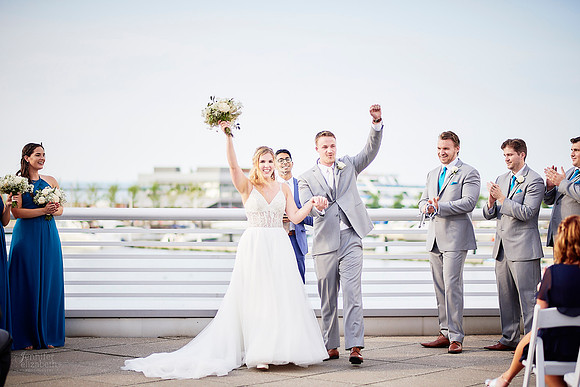Emily & Brett: Great Lakes Science Center Wedding in Cleveland