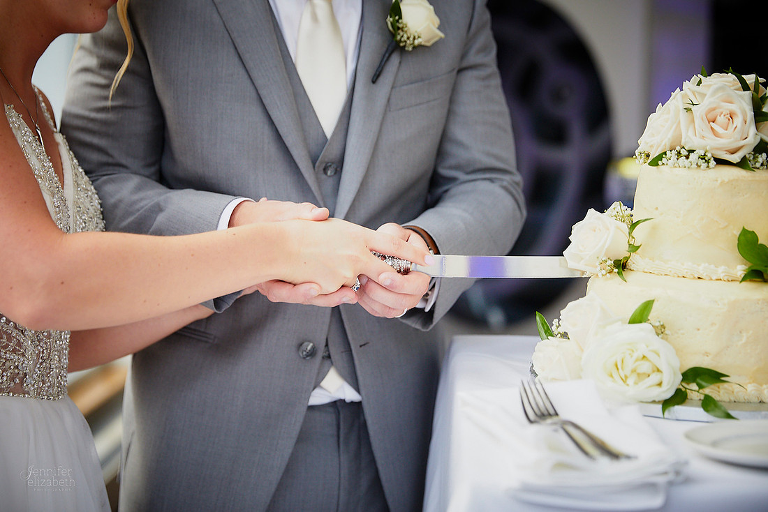 Emily & Brett: Great Lakes Science Center Wedding in Cleveland