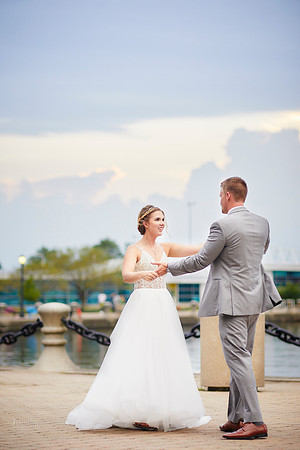 Emily & Brett: Great Lakes Science Center Wedding in Cleveland