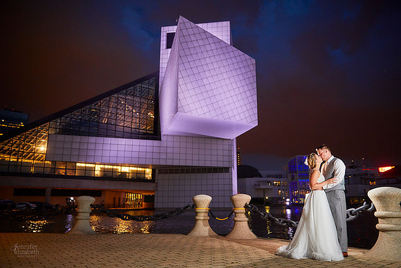 Emily & Brett: Great Lakes Science Center Wedding in Cleveland
