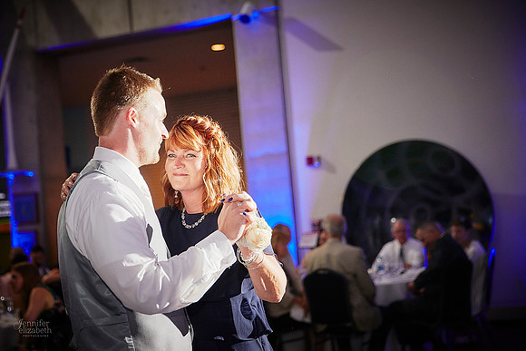 Emily & Brett: Great Lakes Science Center Wedding in Cleveland