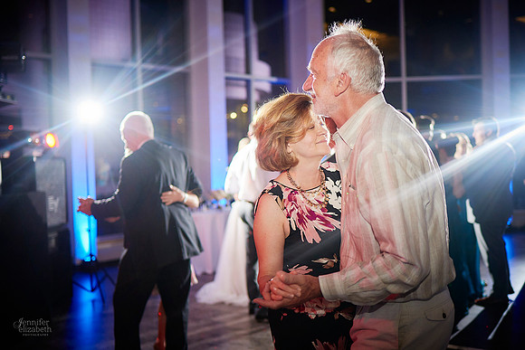 Emily & Brett: Great Lakes Science Center Wedding in Cleveland
