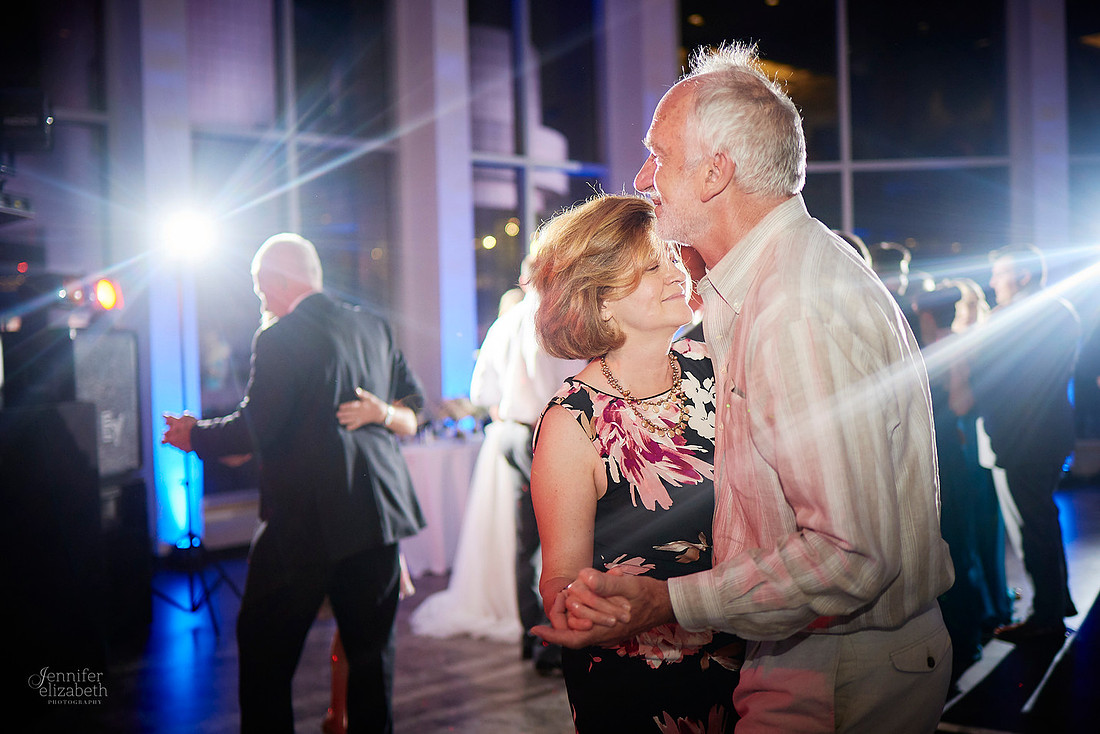 Emily & Brett: Great Lakes Science Center Wedding in Cleveland