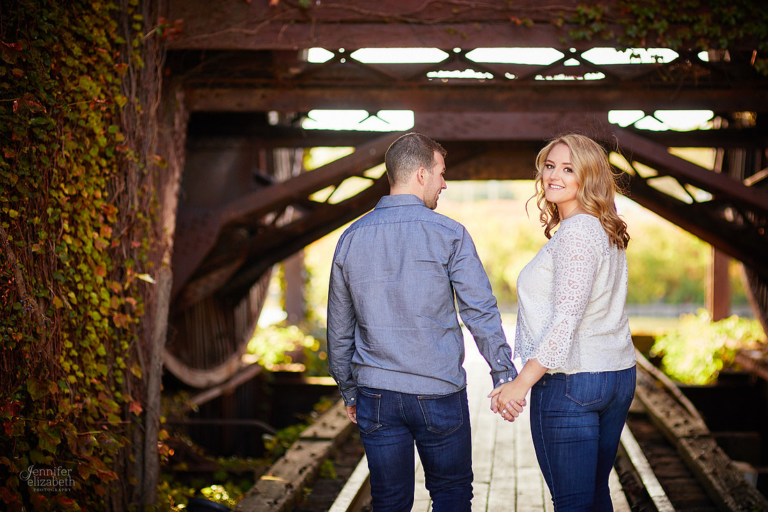 Jordyn & Joe: Engagement Session in The Flats and Cultural Gardens