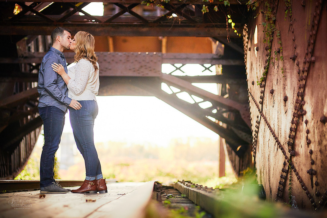 Jordyn & Joe: Engagement Session in The Flats and Cultural Gardens