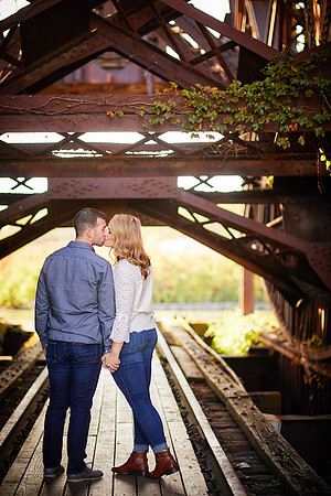 Jordyn & Joe: Engagement Session in The Flats and Cultural Gardens