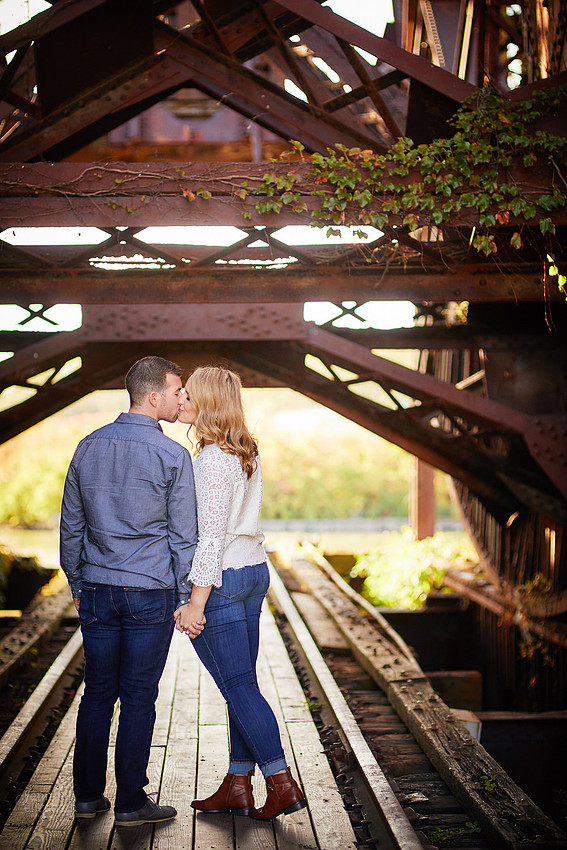 Jordyn & Joe: Engagement Session in The Flats and Cultural Gardens