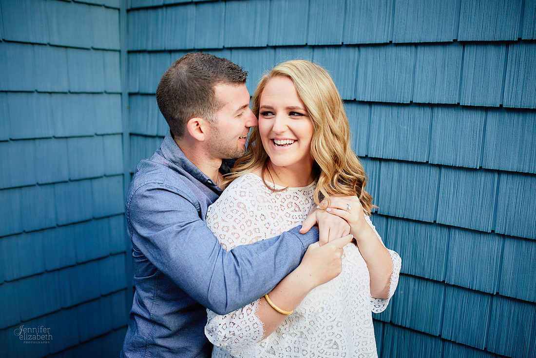 Jordyn & Joe: Engagement Session in The Flats and Cultural Gardens