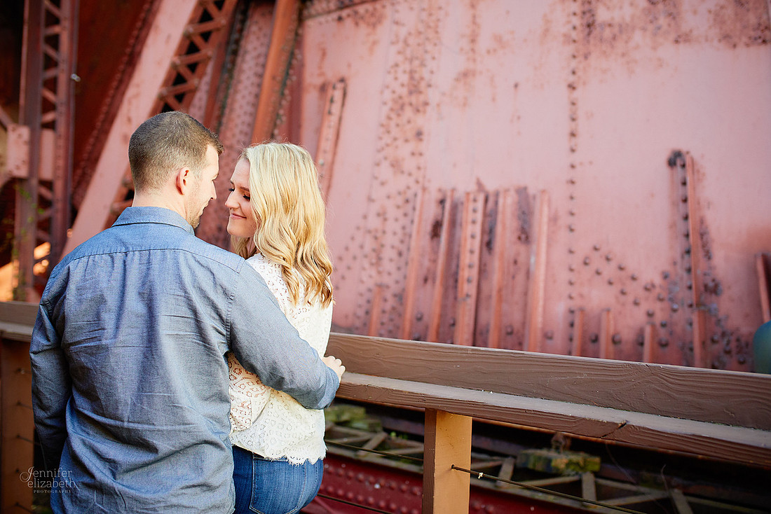 Jordyn & Joe: Engagement Session in The Flats and Cultural Gardens