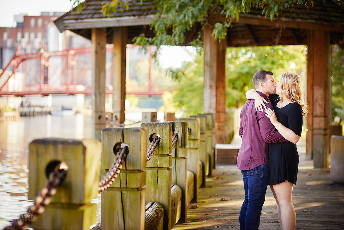 Jordyn & Joe: Engagement Session in The Flats and Cultural Gardens