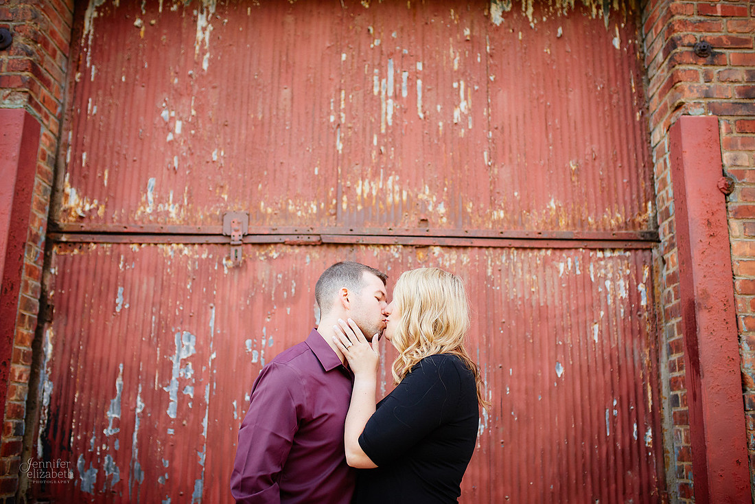 Jordyn & Joe: Engagement Session in The Flats and Cultural Gardens