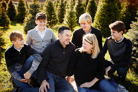 Holiday Tree Farm Mini Portrait Sessions at Sugar Pines Farm in Chesterland, Ohio