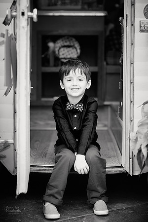 The S Family: Portrait Session at Breezewood Gardens & Gifts