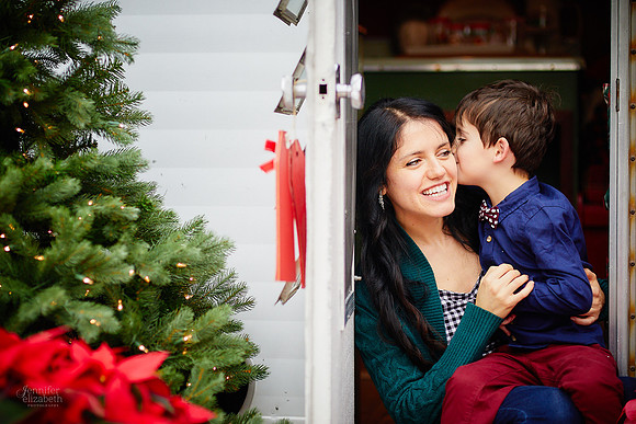 The S Family: Portrait Session at Breezewood Gardens & Gifts