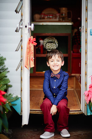 The S Family: Portrait Session at Breezewood Gardens & Gifts