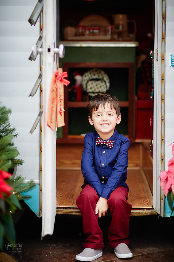 The S Family: Portrait Session at Breezewood Gardens & Gifts