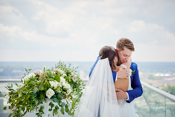 Stephanie & Tom: Wedding at Lago Custom Events at Aloft Cleveland Downtown