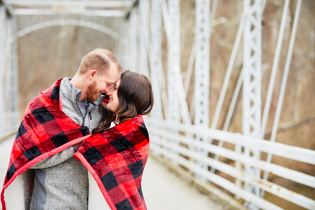 Janelle & Josh: Engagement Session in Brecksville Reservation