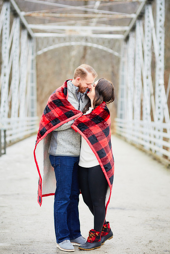 Janelle & Josh: Engagement Session in Brecksville Reservation