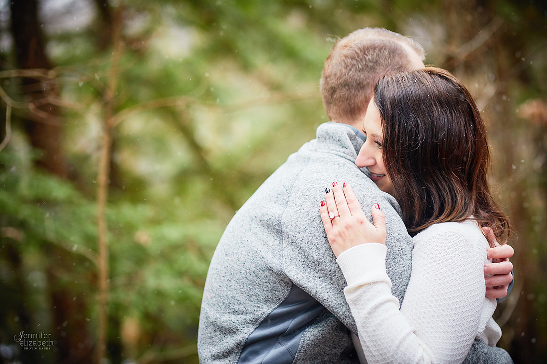 Janelle & Josh: Engagement Session in Brecksville Reservation