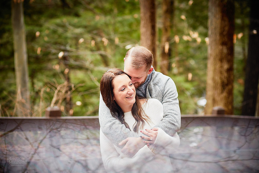 Janelle & Josh: Engagement Session in Brecksville Reservation
